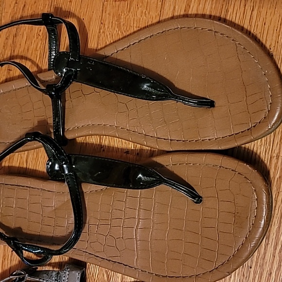 Two pairs of size 8 sandals. - Picture 3 of 3